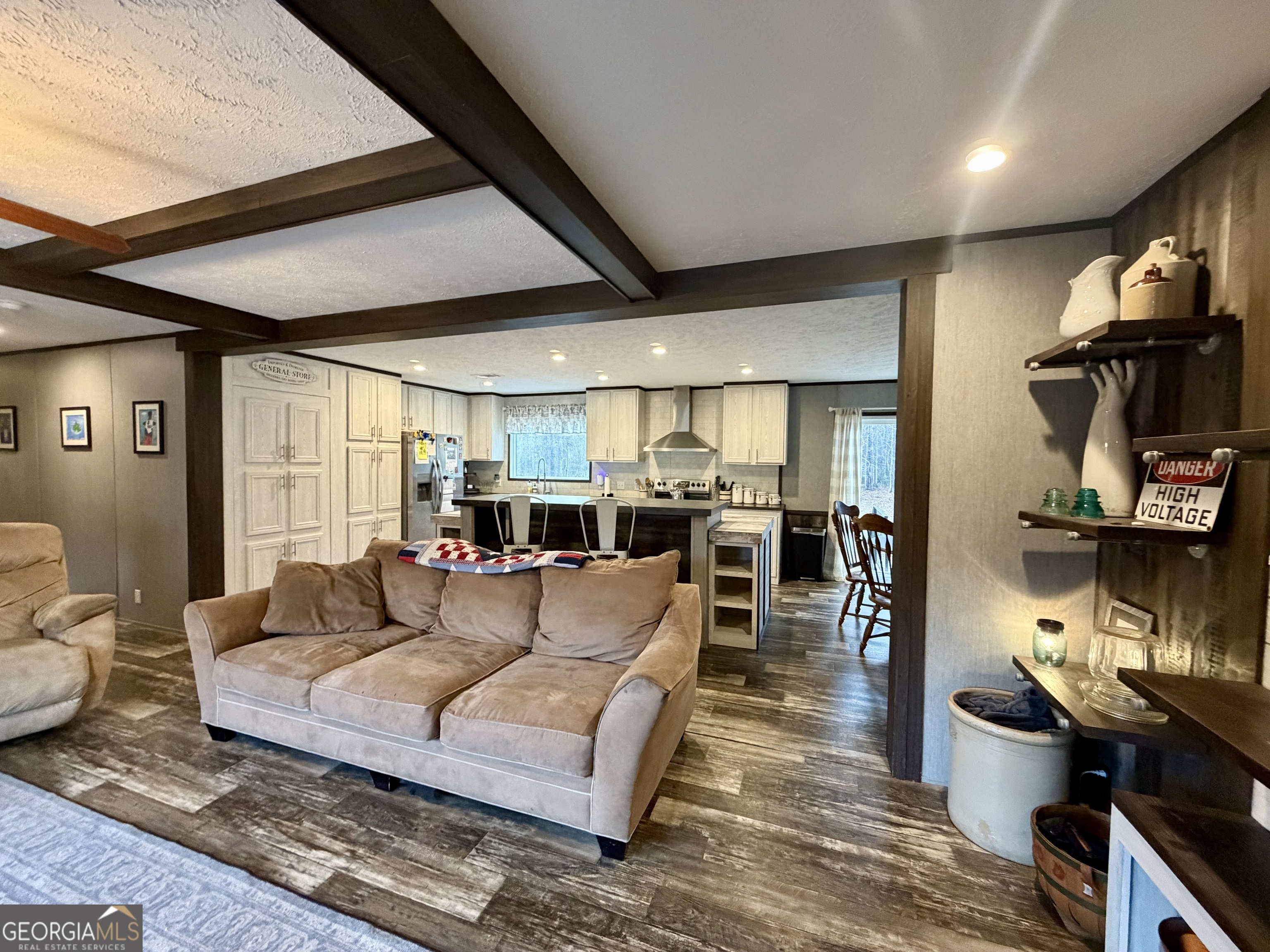 2601 New Evergreen Church Road Cadwell, GA 31009 - Photo 7 of 30 a living room with furniture and a window