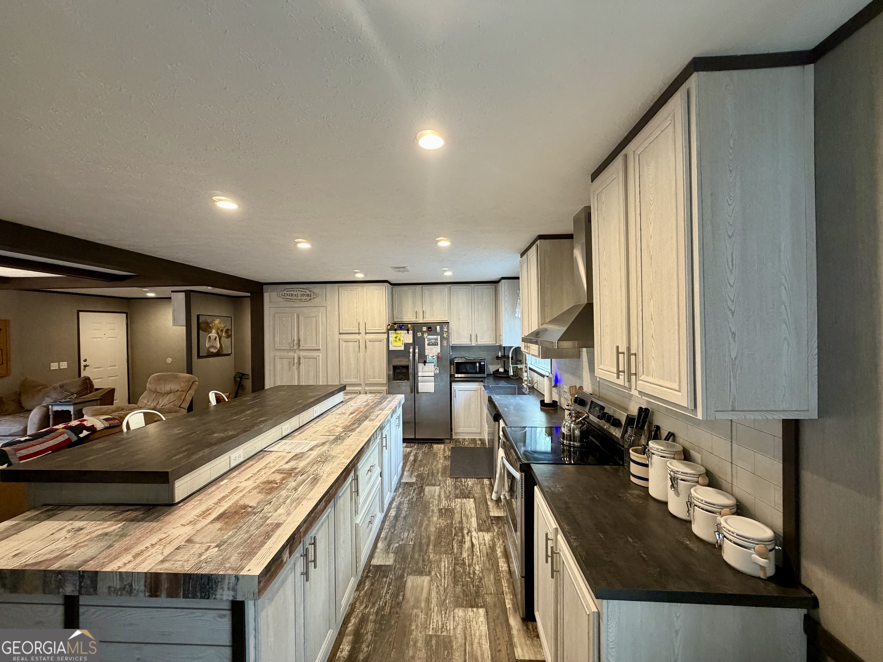 2601 New Evergreen Church Road Cadwell, GA 31009 - Photo 10 of 30 a very nice looking kitchen with a large window