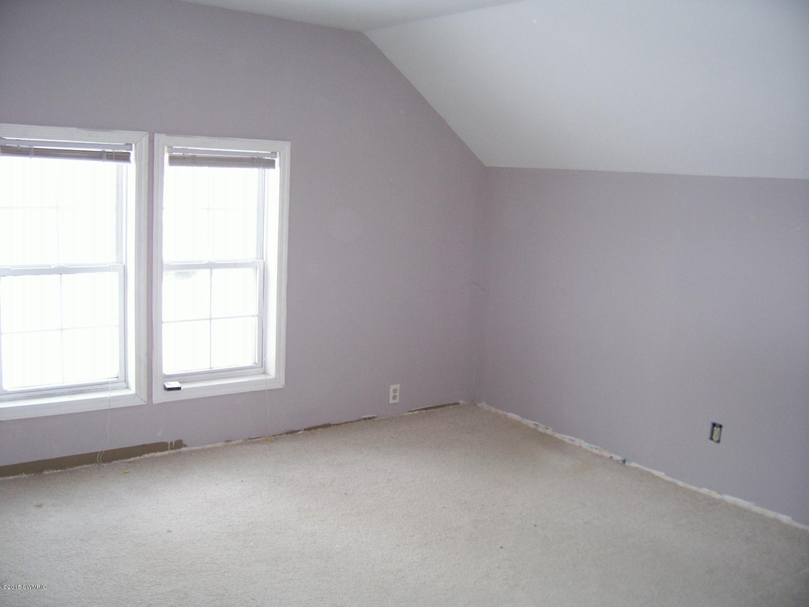 1924 River Bluff Road Niles, MI 49120 - Photo 15 of 30 Upper bedroom
