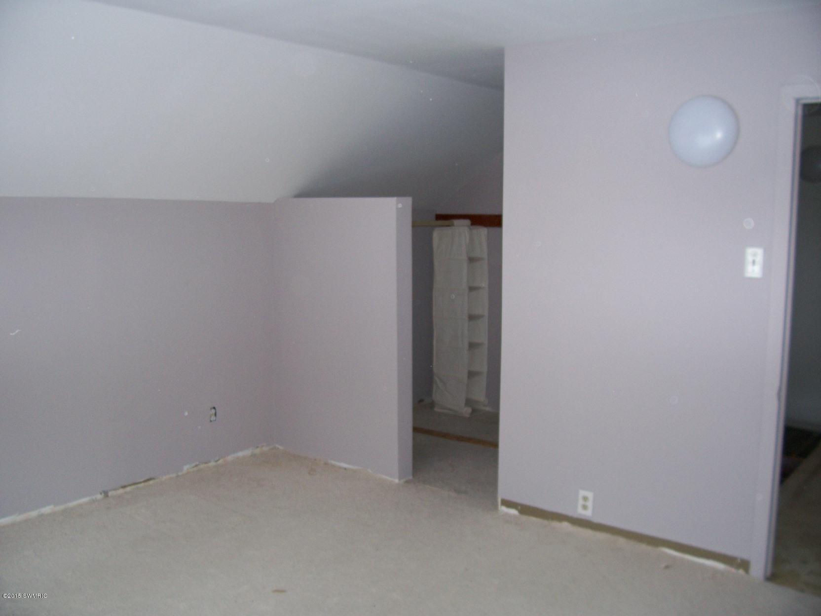 1924 River Bluff Road Niles, MI 49120 - Photo 16 of 30 5x6 walkin closet in upper bedroom