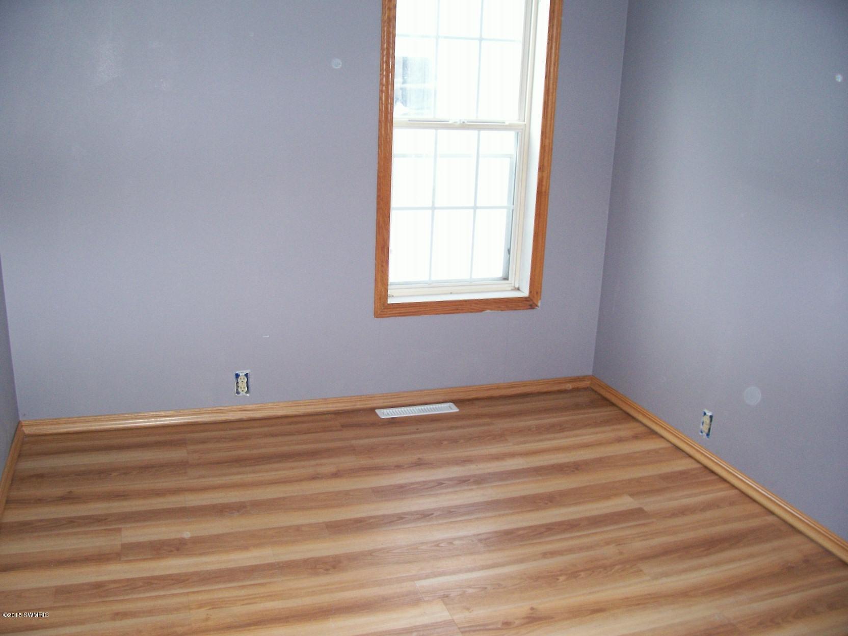 1924 River Bluff Road Niles, MI 49120 - Photo 19 of 30 2nd main floor bedroom
