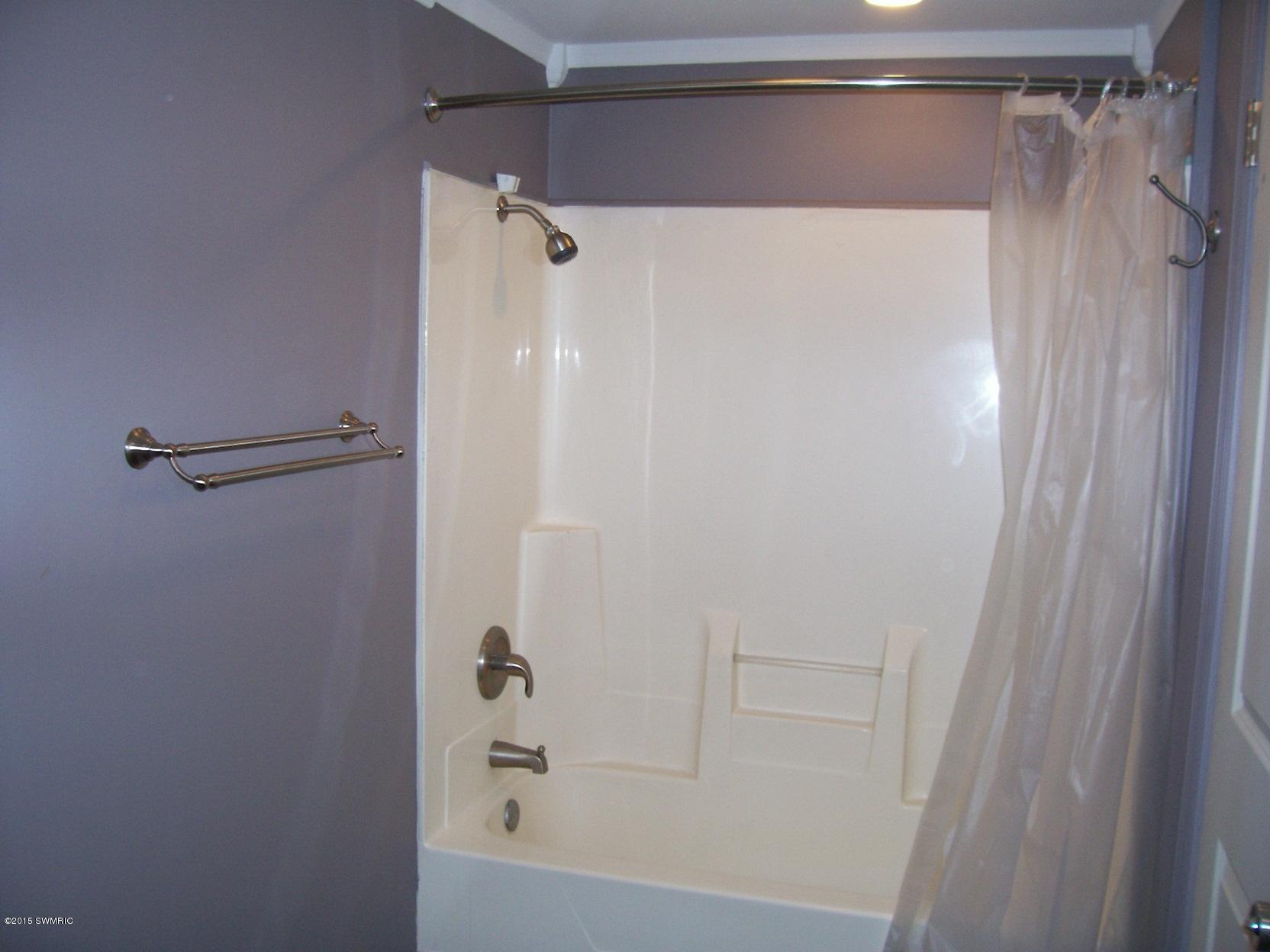 1924 River Bluff Road Niles, MI 49120 - Photo 20 of 30 full bath