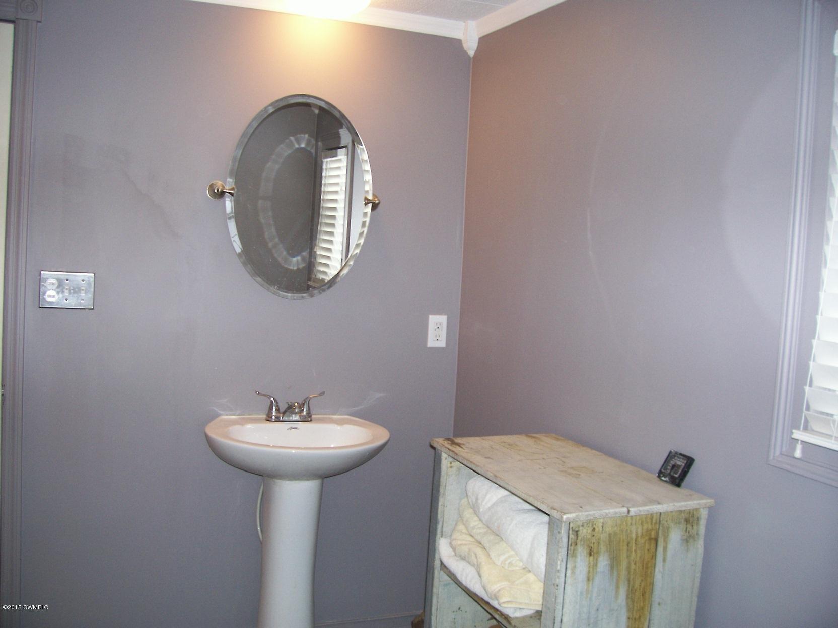 1924 River Bluff Road Niles, MI 49120 - Photo 21 of 30 full bath