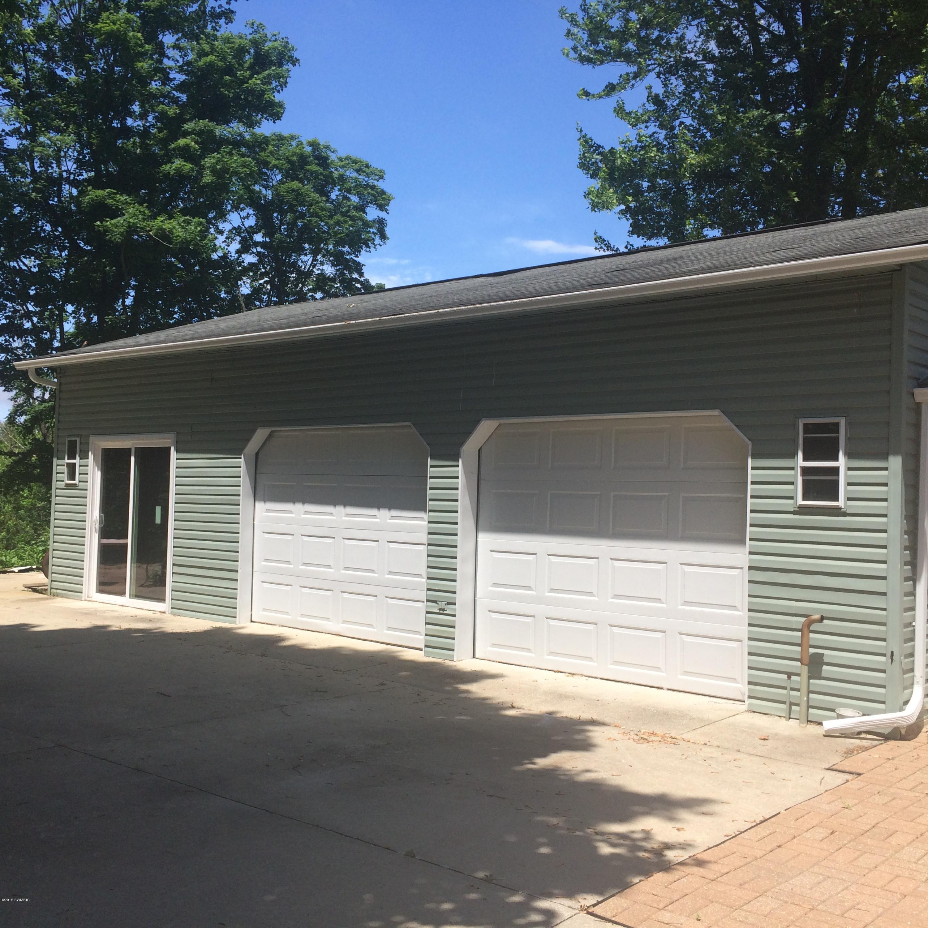 1924 River Bluff Road Niles, MI 49120 - Photo 27 of 30 2+ Car Garage