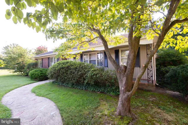 $345,000 | 2 Algonquin Road, Cambridge, MD 21613