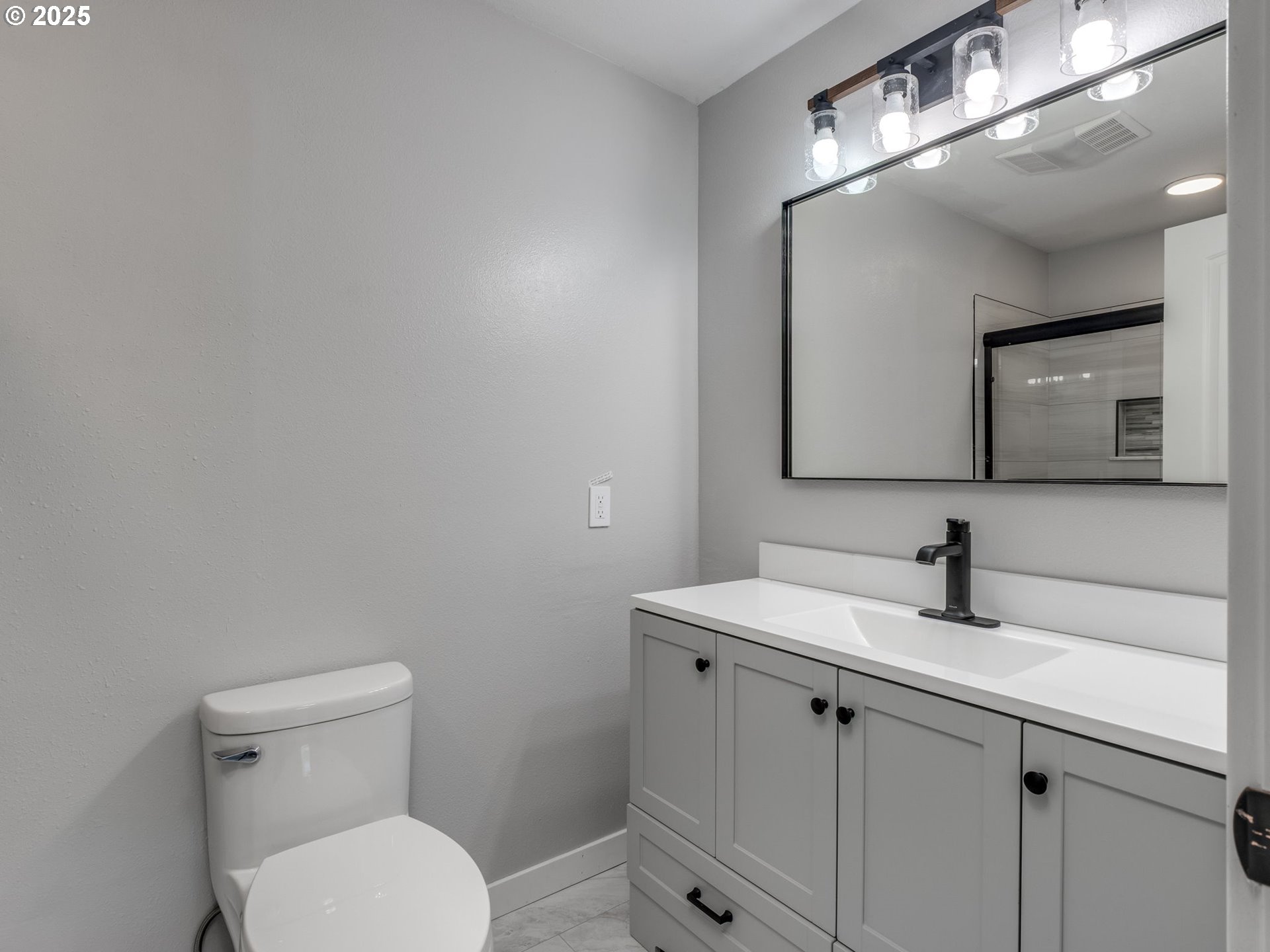 5903 Southeast Nehalem Street Portland, OR 97206 - Photo 24 of 34 Bathroom