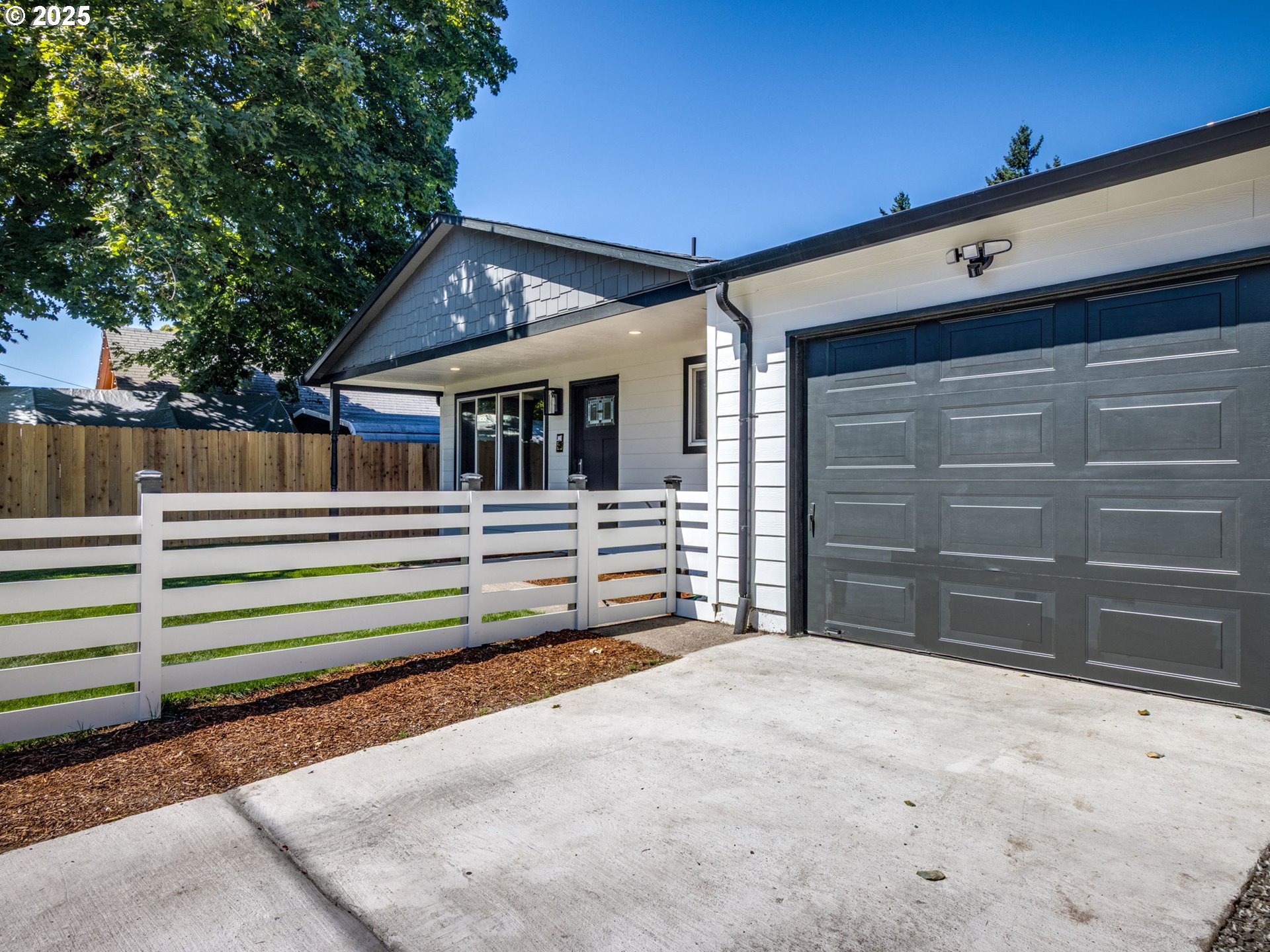 5903 Southeast Nehalem Street Portland, OR 97206 - Photo 3 of 34 Gallery Image 3