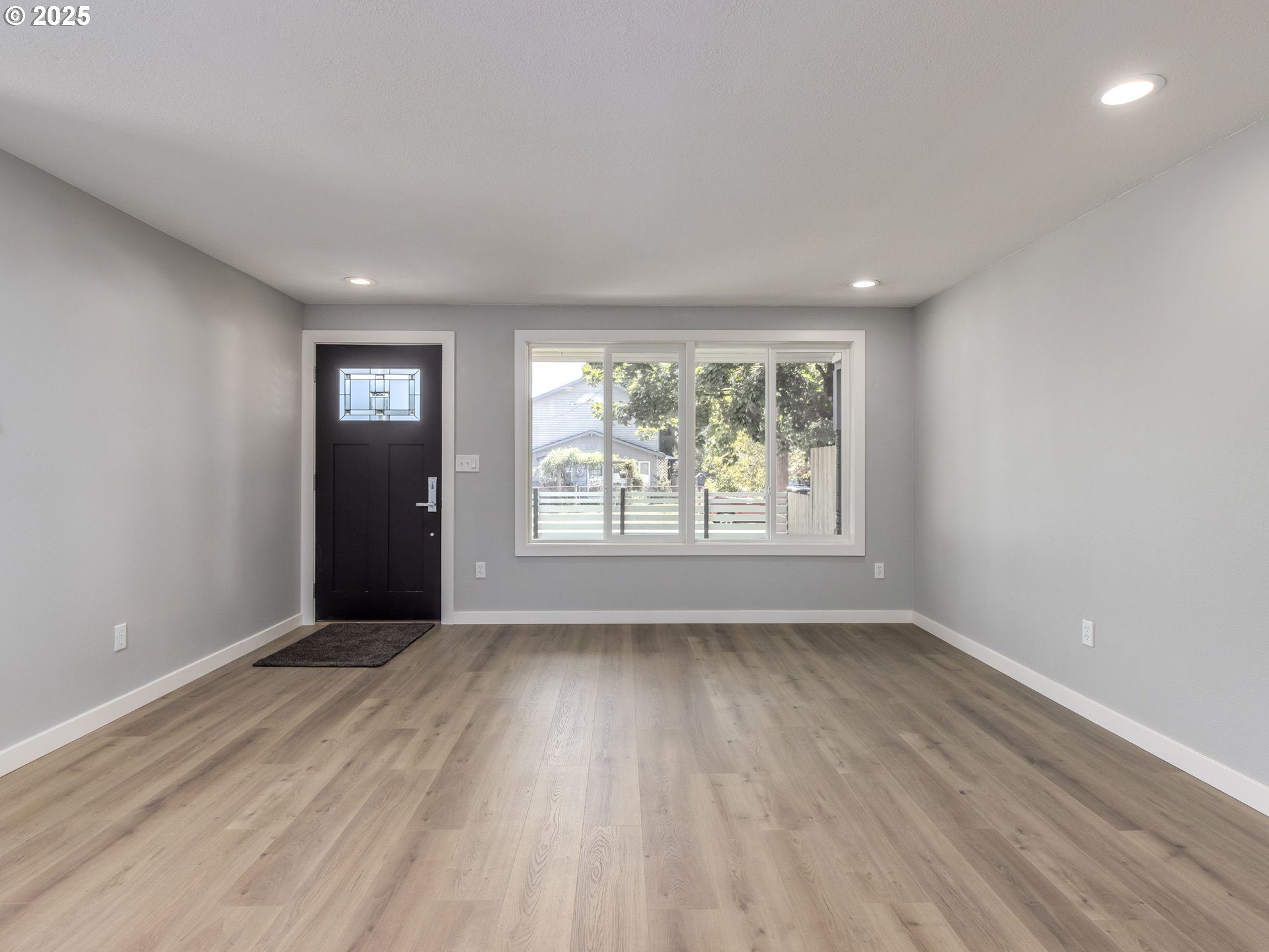 5903 Southeast Nehalem Street Portland, OR 97206 - Photo 7 of 34 Great Room