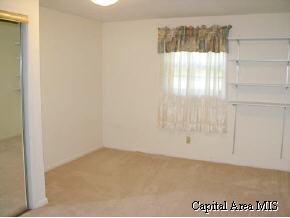 131 Exmore Drive Springfield, IL 62704 - Photo 7 of 9