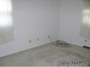 131 Exmore Drive Springfield, IL 62704 - Photo 8 of 9