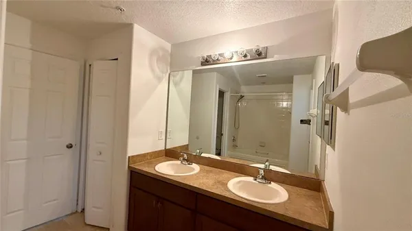 $2,000 | 2052 Cypress Bay Boulevard, Unit 2052, Kissimmee, FL 34743