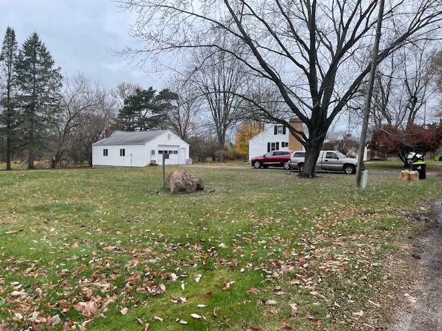 413 Bridson Street Fenton, MI 48430 - Photo 3 of 19