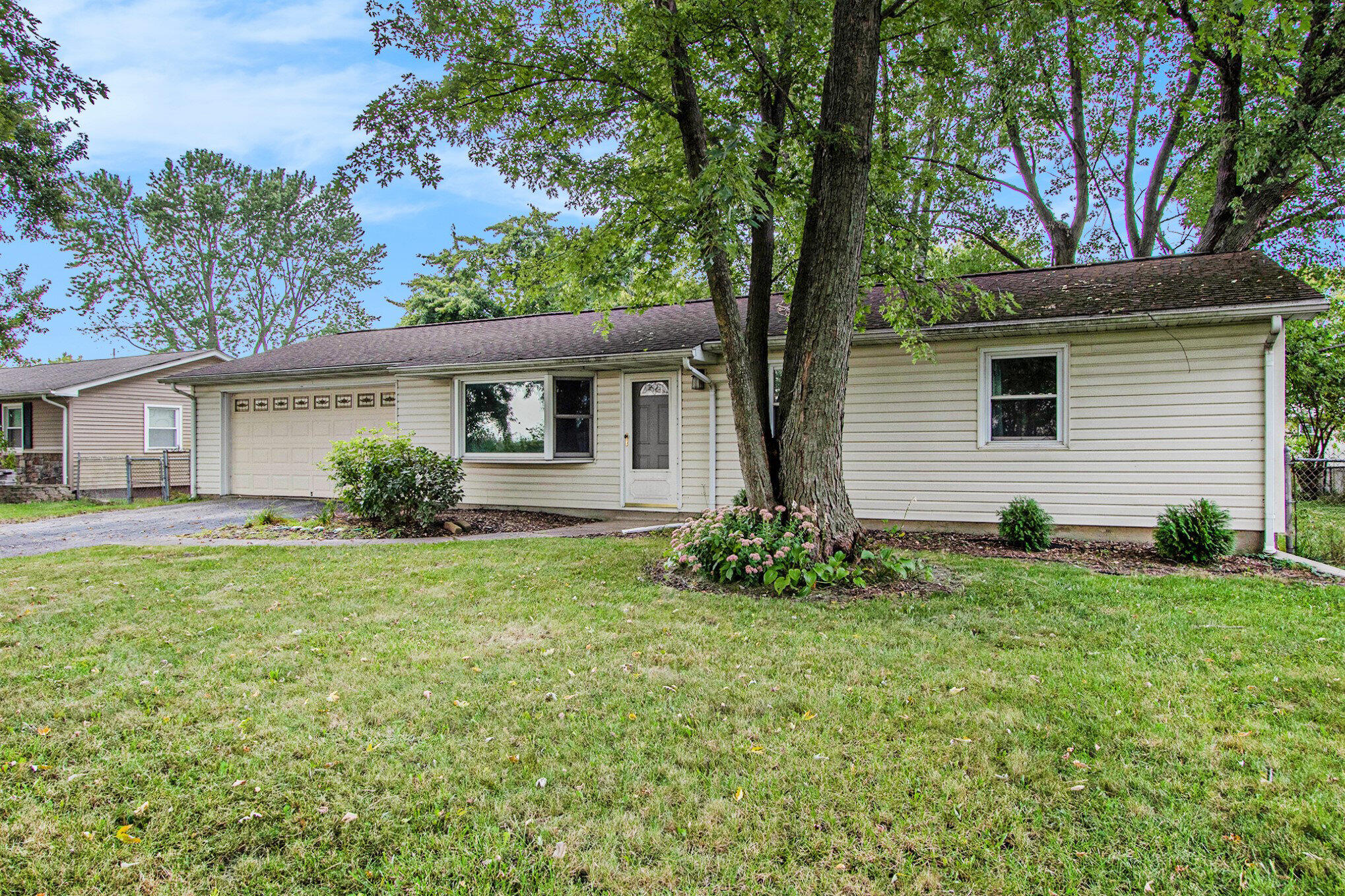 620 McCool Road Valparaiso, IN 46385 - Photo 1 of 17 2038x1359