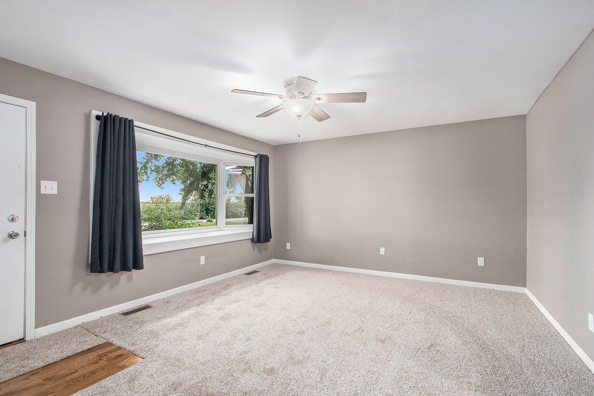 620 McCool Road Valparaiso, IN 46385 - Photo 4 of 17 2038x1359