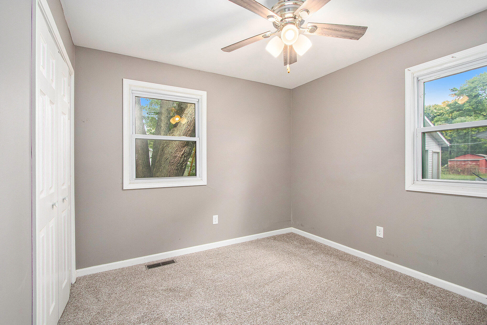 620 McCool Road Valparaiso, IN 46385 - Photo 9 of 17 2038x1359