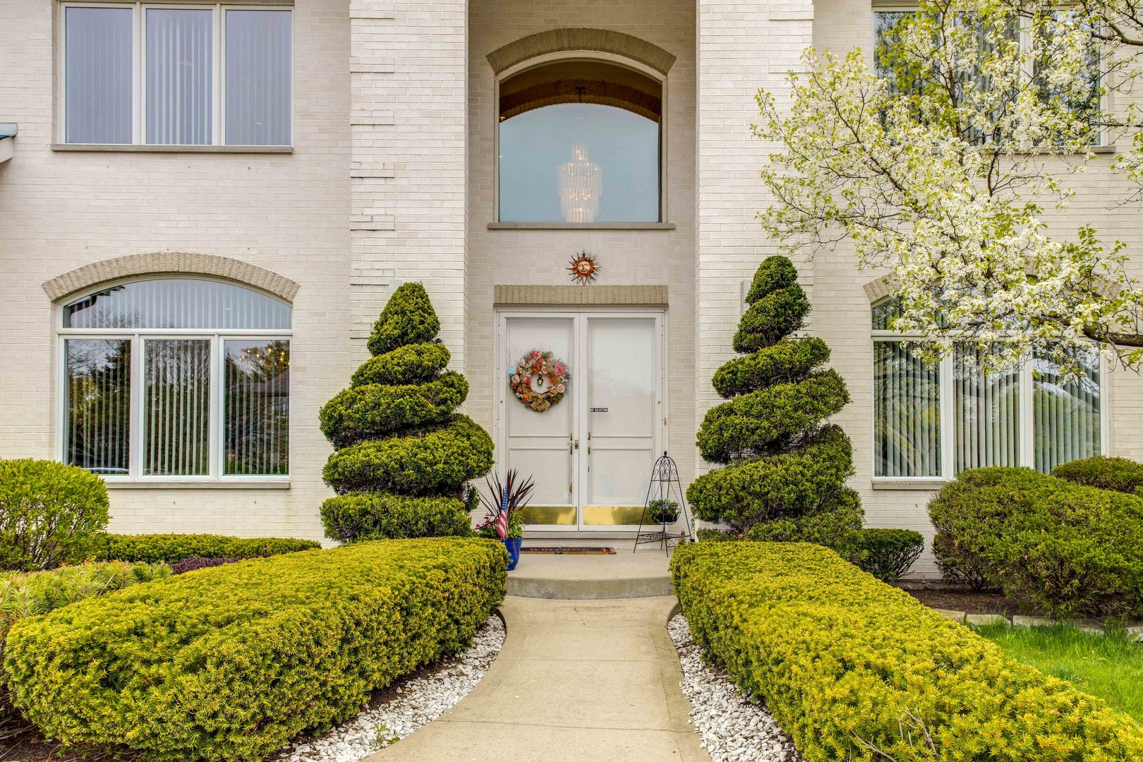 1915 Sheridan Road Buffalo Grove, IL 60089 - Photo 2 of 59