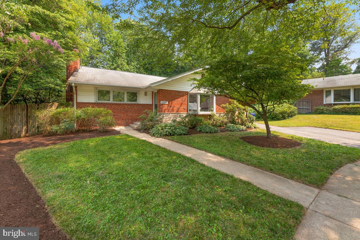 1600 Lansdowne Way Silver Spring, MD 20910 - Photo 1 of 53 Gallery Image 1