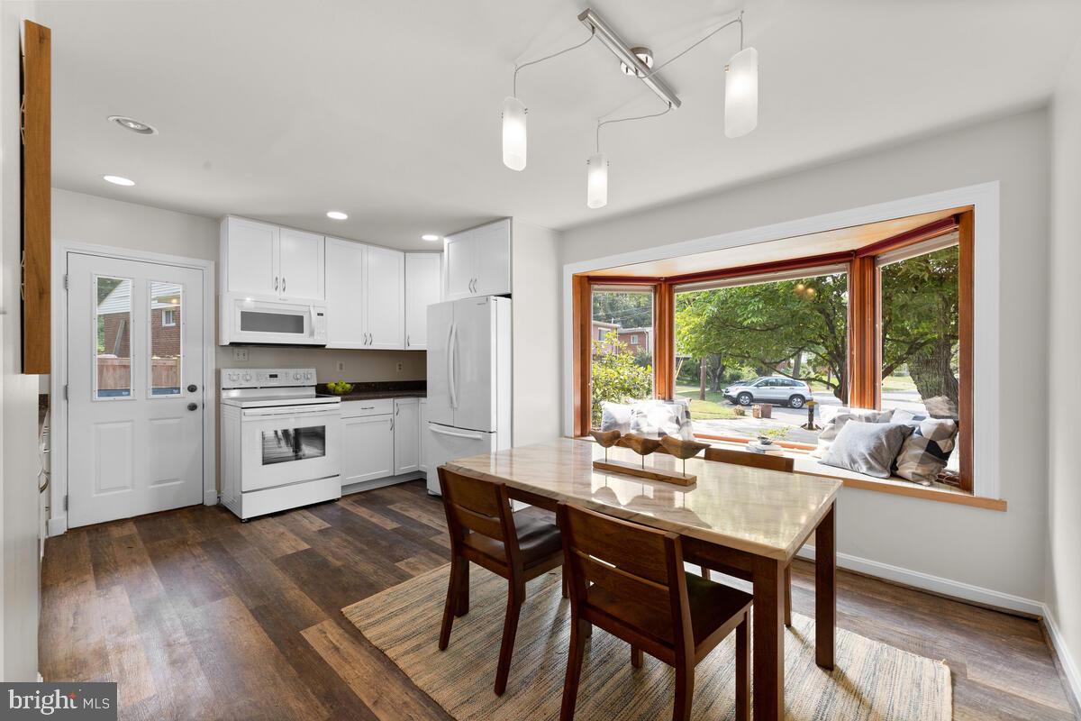 1600 Lansdowne Way Silver Spring, MD 20910 - Photo 2 of 53 Gallery Image 2