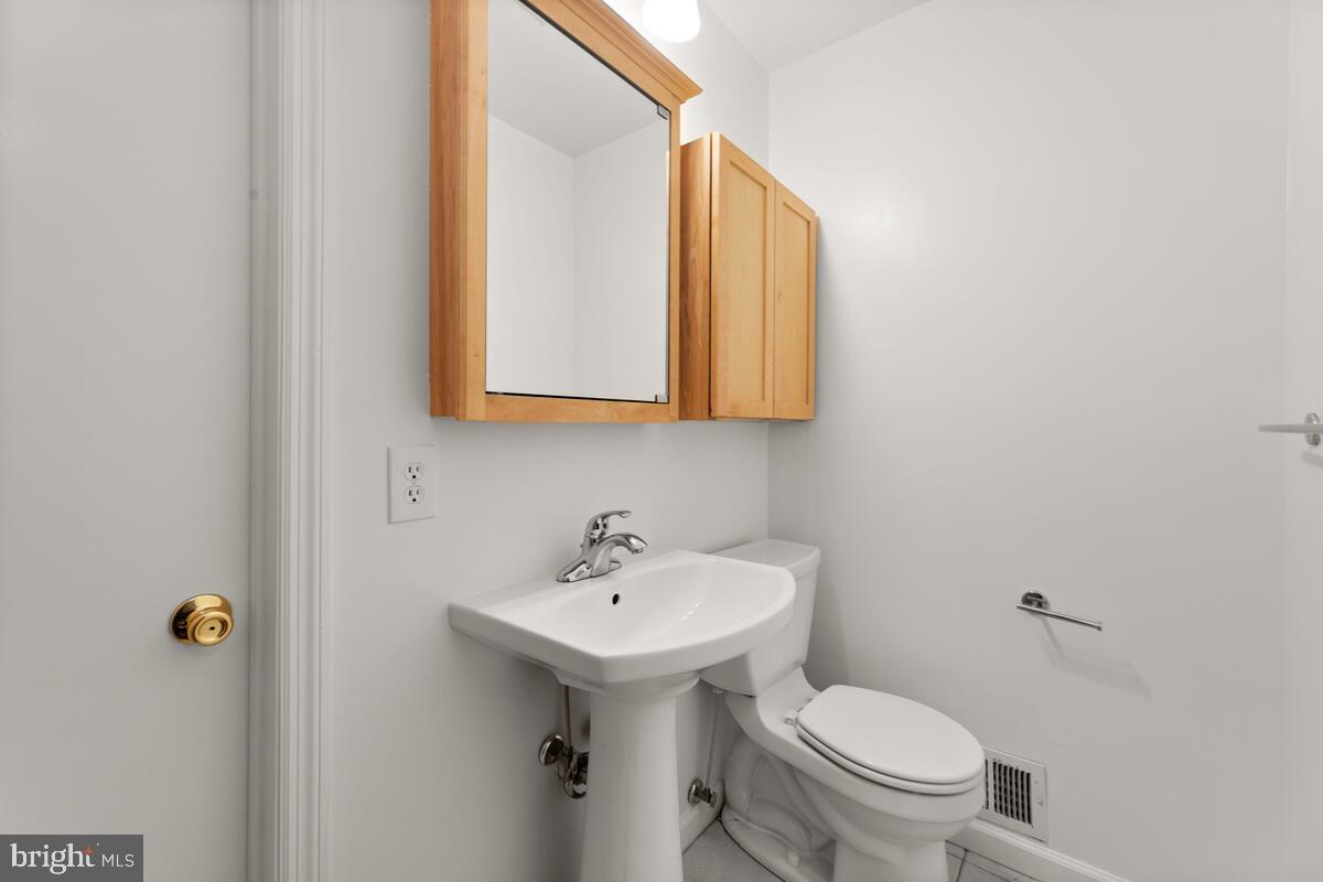 1600 Lansdowne Way Silver Spring, MD 20910 - Photo 27 of 53 Gallery Image 27