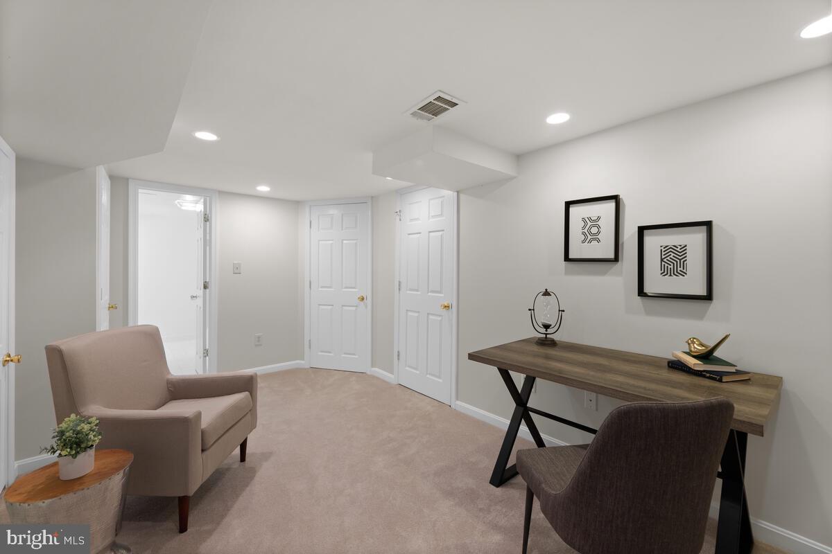 1600 Lansdowne Way Silver Spring, MD 20910 - Photo 35 of 53 Gallery Image 35