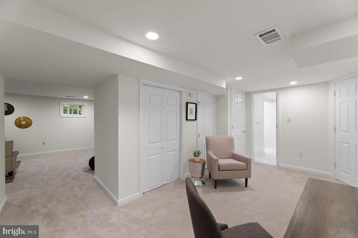 1600 Lansdowne Way Silver Spring, MD 20910 - Photo 36 of 53 Gallery Image 36