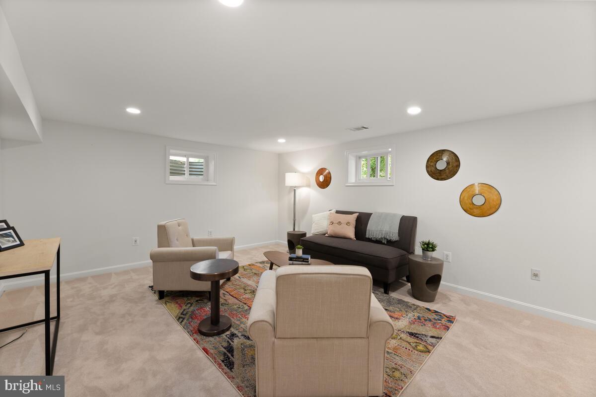 1600 Lansdowne Way Silver Spring, MD 20910 - Photo 38 of 53 Gallery Image 38