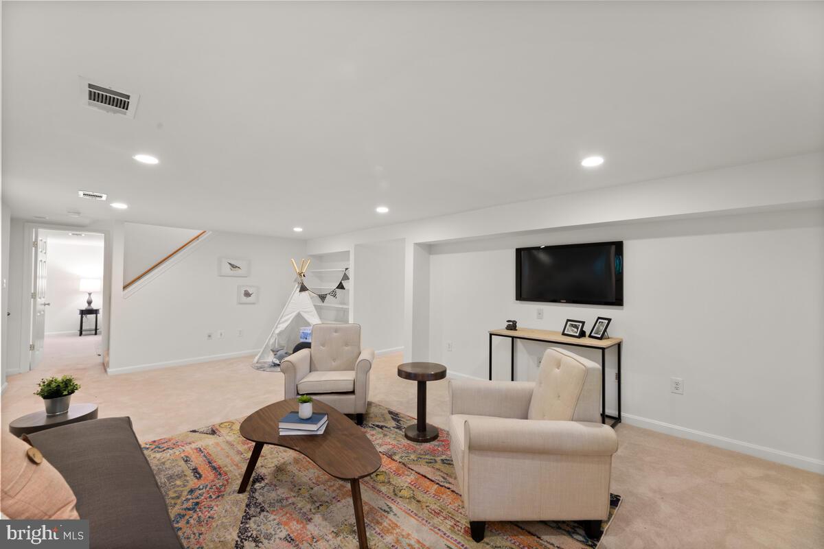 1600 Lansdowne Way Silver Spring, MD 20910 - Photo 39 of 53 Gallery Image 39