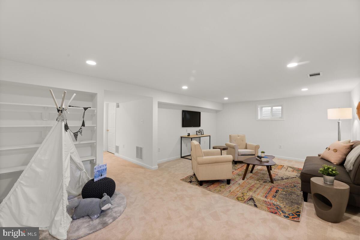 1600 Lansdowne Way Silver Spring, MD 20910 - Photo 40 of 53 Gallery Image 40