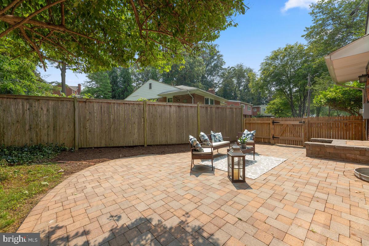 1600 Lansdowne Way Silver Spring, MD 20910 - Photo 5 of 53 Gallery Image 5