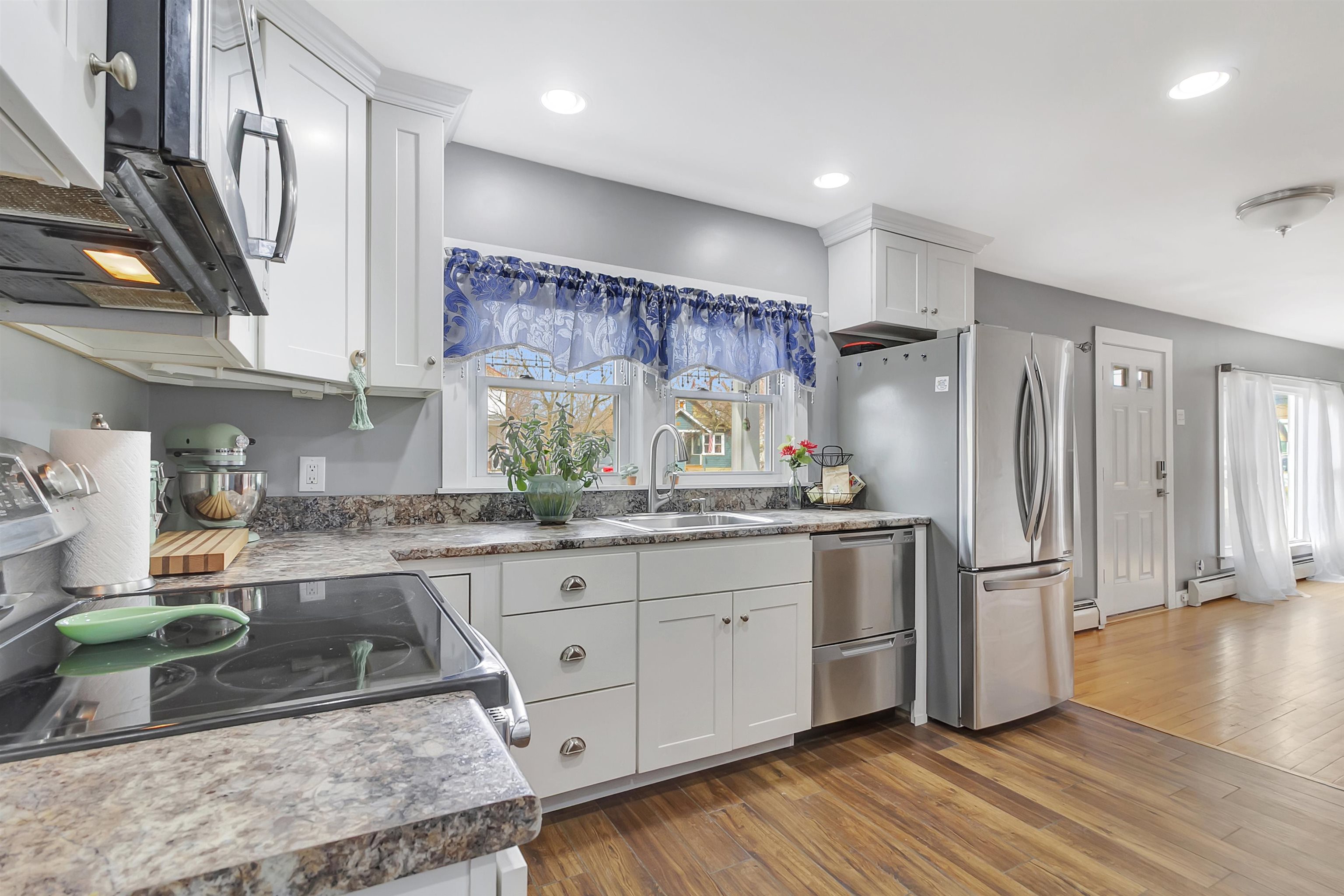 68 Jackson Avenue Rutland, VT 05701 - Photo 7 of 52