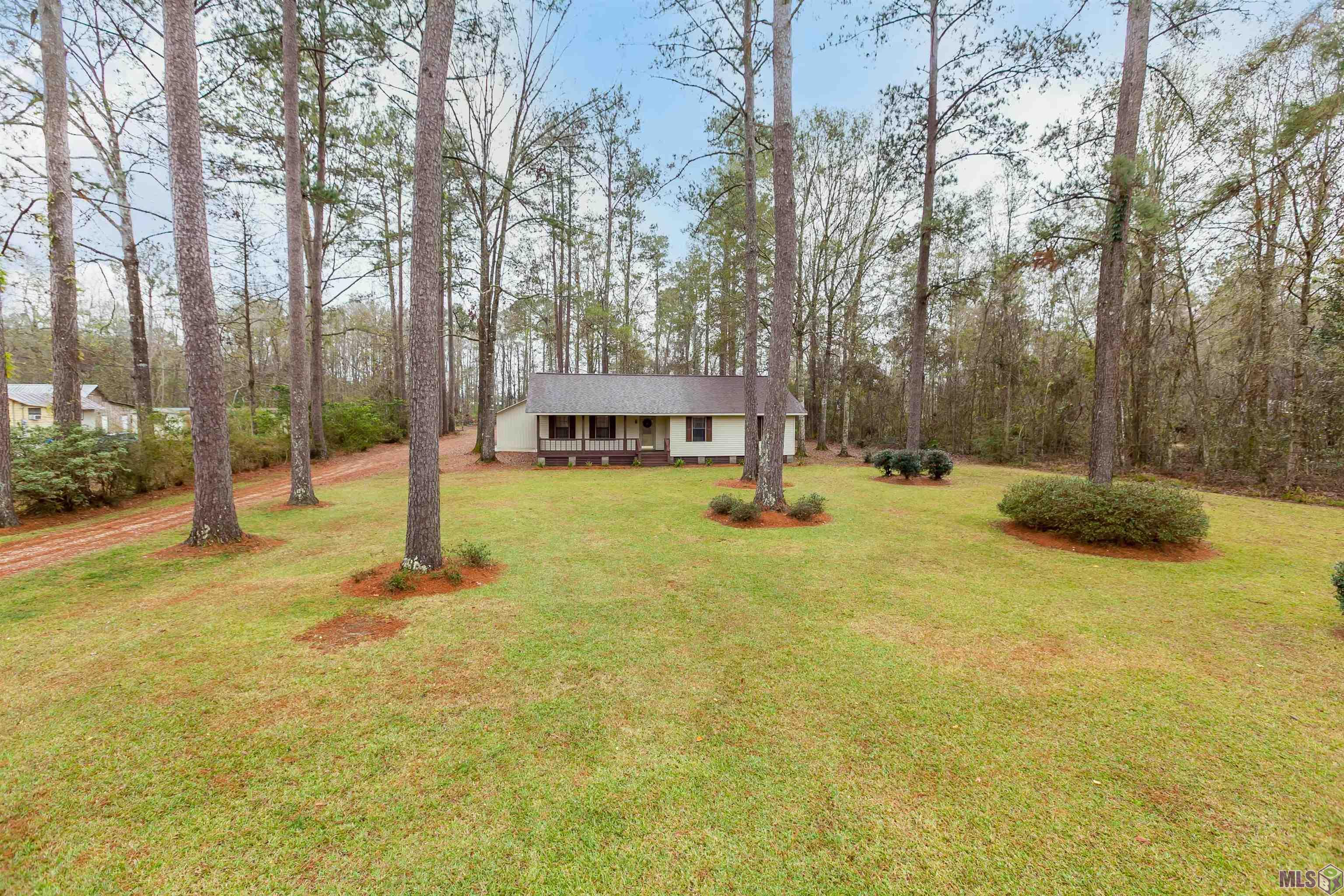 18624 McLin Road Livingston, LA 70754 - Photo 1 of 29 Gallery Image 1