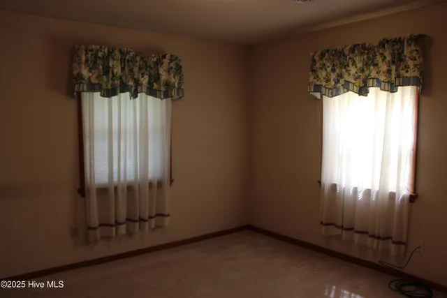 $225,000 | 209 Oak Street, Wallace, NC 28466