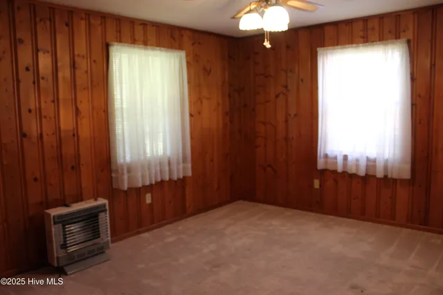 $225,000 | 209 Oak Street, Wallace, NC 28466