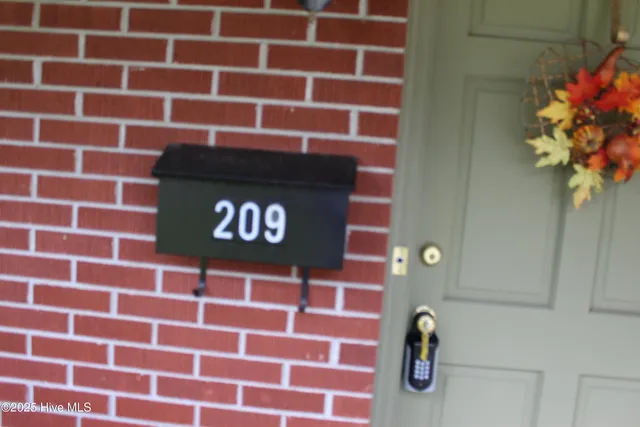 $225,000 | 209 Oak Street, Wallace, NC 28466