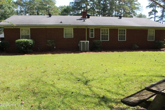 $225,000 | 209 Oak Street, Wallace, NC 28466