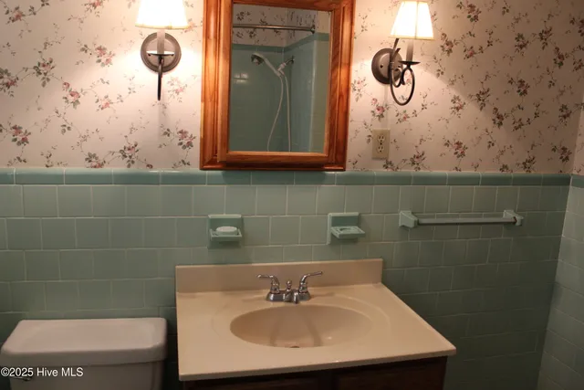 $225,000 | 209 Oak Street, Wallace, NC 28466