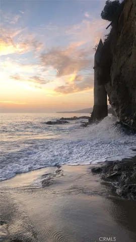 $10,900 | 31561 Table Rock Drive, Unit 105, Laguna Beach, CA 92651