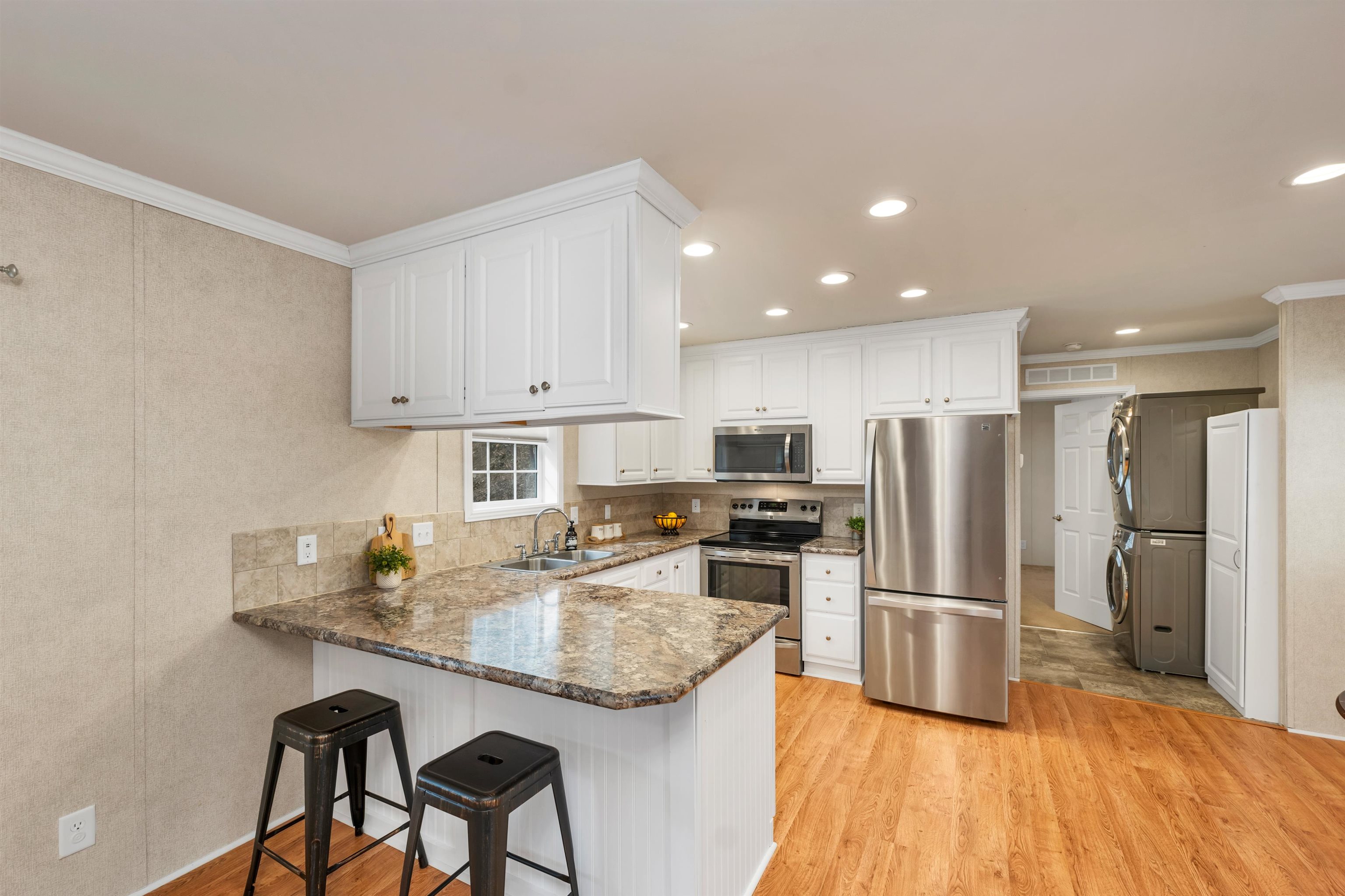 80 Hayes Park Exeter, NH 03833 - Photo 6 of 33