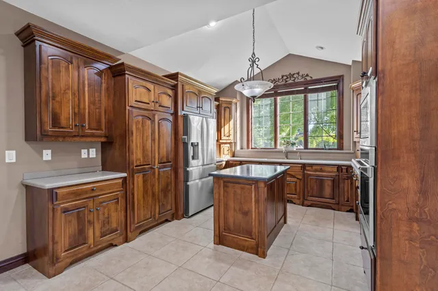 $809,900 | 4354 Hilton Head Drive, Oneida, WI 54155