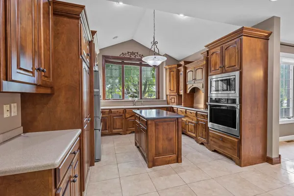 $789,000 | 4354 Hilton Head Drive, Oneida, WI 54155
