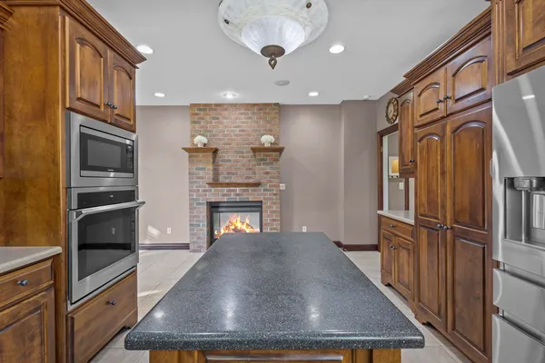 $789,000 | 4354 Hilton Head Drive, Oneida, WI 54155