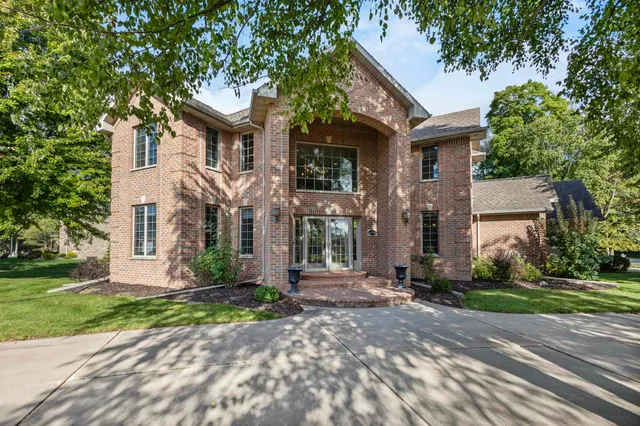 $809,900 | 4354 Hilton Head Drive, Oneida, WI 54155