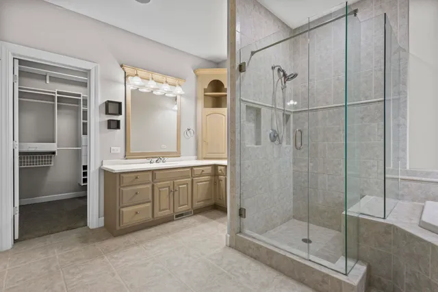 $809,900 | 4354 Hilton Head Drive, Oneida, WI 54155