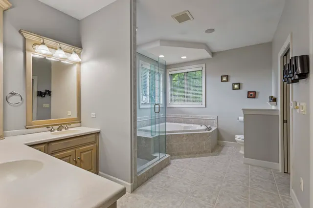 $809,900 | 4354 Hilton Head Drive, Oneida, WI 54155