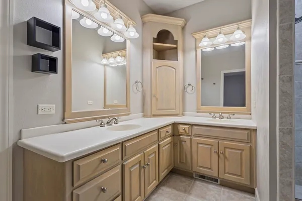 $789,000 | 4354 Hilton Head Drive, Oneida, WI 54155