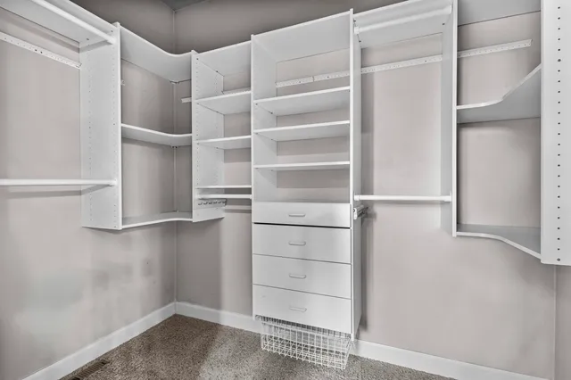 $809,900 | 4354 Hilton Head Drive, Oneida, WI 54155