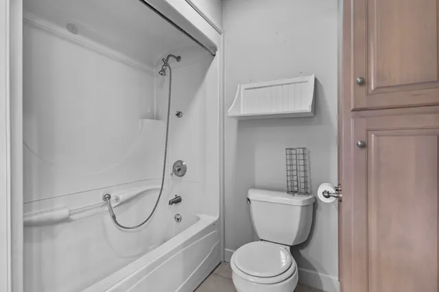 $809,900 | 4354 Hilton Head Drive, Oneida, WI 54155