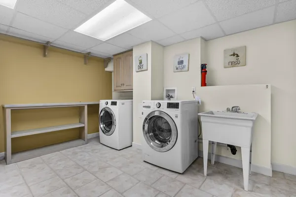 $789,000 | 4354 Hilton Head Drive, Oneida, WI 54155