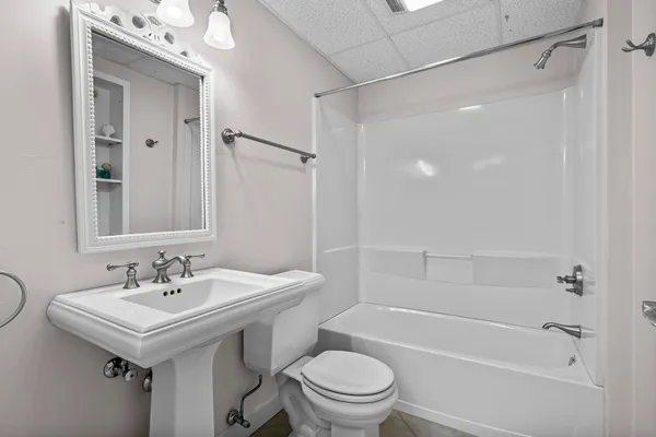 $789,000 | 4354 Hilton Head Drive, Oneida, WI 54155