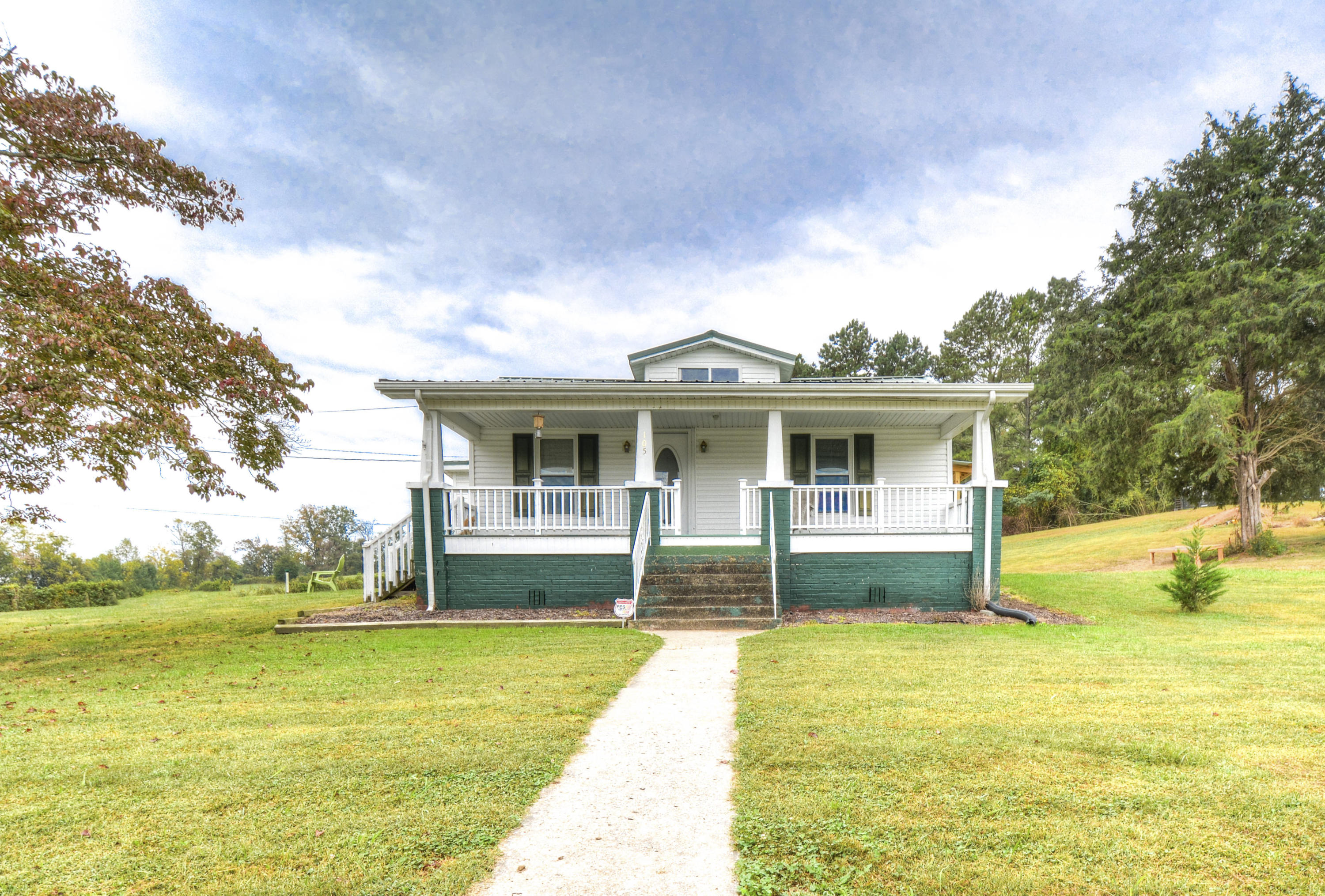105 Peach Orchard Road Clinton, TN 37716 - Photo 1 of 24 1